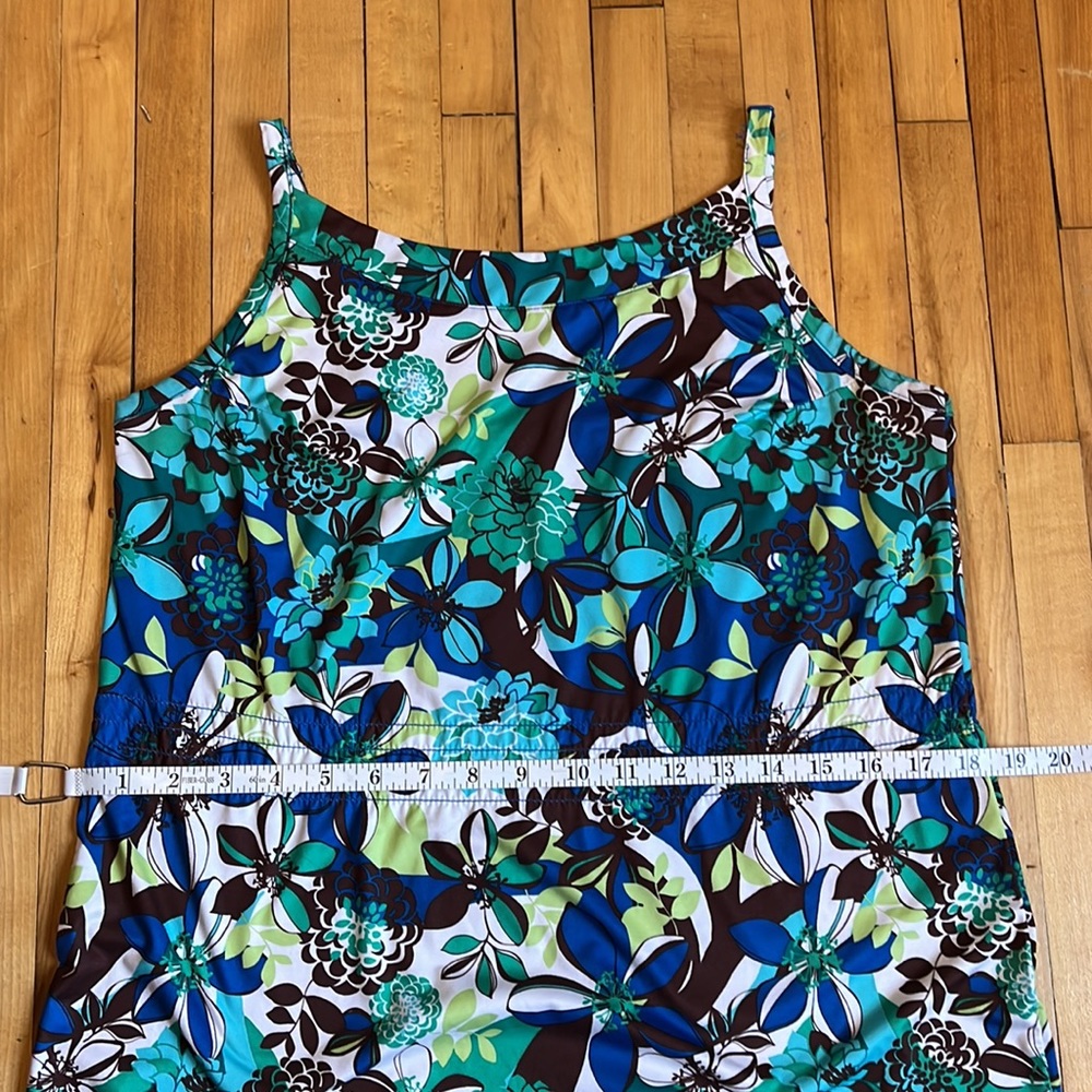 REI Dress - Picture 7 of 9